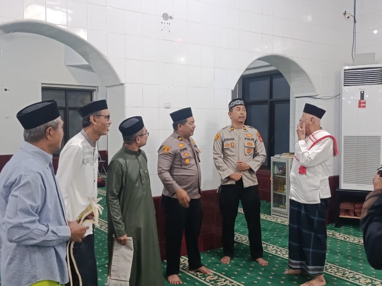 Kapolsek KPN Parepare Salat Subuh Bersama 100 Jamaah, Ini Pesannya